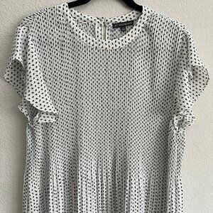 EUC XL Adrianna Papell Pleated Short Sleeve Top